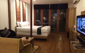 5Ive Beach House Hotel